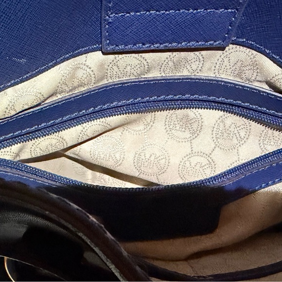 Michael Kors Blue Leather Satchel with Lock and Key 6736968 - Picture 10 of 12